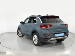 Azul Usado 2024 VW T-Roc Life SUV | 28.000 € (Un poco caro)