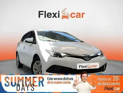 Blanco Usado 2018 Toyota Auris Hybrid Business Edition Berlina | 15.890 € (Precio justo)