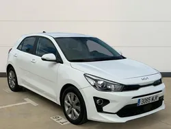 Blanco Usado 2023 Kia Rio | 16.900 € (Precio justo)