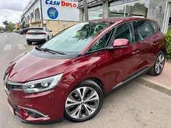 Rojo Usado 2018 Renault Scénic Iconic Monovolumen | 15.999 € (Precio justo)