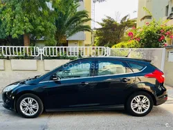 Azul Usado 2012 Ford Focus Trend Berlina | 5750 € (Buen precio)