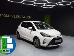 Blanco Usado 2018 Toyota Yaris Hybrid Active Utilitario | 9000 €