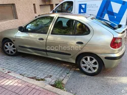 Beige Usado 2001 Renault Mégane Berlina | 650 €