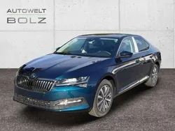 Azul Usado 2023 Skoda Superb SportLine Familiar | 34.755 €