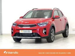 Rojo Usado 2024 Kia Stonic Style SUV | 21.900 € (Caro)