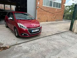Rojo Usado 2015 Peugeot 208 Style Utilitario | 5990 € (Buen precio)