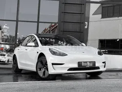 Blanco Usado 2022 Tesla Model 3 Standard Range Berlina | 37.900 €