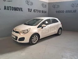 Blanco Usado 2014 Kia Rio Berlina | 7500 € (Precio justo)