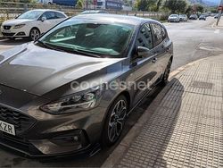 Gris / plata Usado 2019 Ford Focus ST-Line Berlina | 15.300 € (Un poco caro)