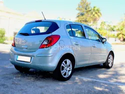 Gris / plata Usado 2009 Opel Corsa Color Edition Berlina | 4950 € (Precio justo)