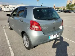 Gris / plata Usado 2006 Toyota Yaris Berlina | 4300 € (Precio justo)
