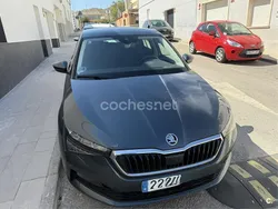 Gris / plata Usado 2021 Skoda Scala Sport Utilitario | 19.490 € (Precio justo)