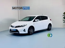 Blanco Usado 2014 Toyota Auris Hybrid Active | 12.990 €