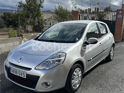 Gris / plata Usado 2010 Renault Clio II Expression Berlina | 5500 € (Precio justo)