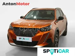 Naranja Usado 2023 Peugeot 2008 Allure SUV | 21.999 € (Un poco caro)