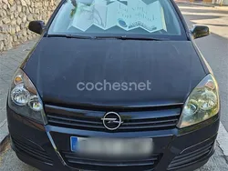 Negro Usado 2005 Opel Astra Enjoy Berlina | 2000 € (Super precio)
