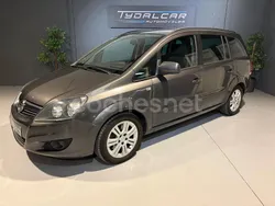 Gris / plata Usado 2011 Opel Zafira Family Monovolumen | 5900 € (Buen precio)