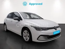 Blanco Usado 2024 VW Golf VIII Life Berlina | 26.900 € (Precio justo)