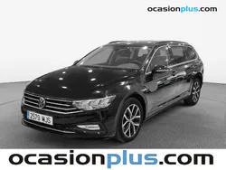 Negro Usado 2023 VW Passat Executive Familiar | 26.810 €