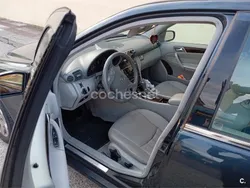 Negro Usado 2004 Mercedes C220 Elegance Berlina | 4000 € (Buen precio)