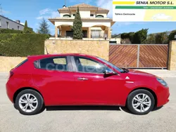 Rojo Usado 2015 Alfa Romeo Giulietta Distinctive Utilitario | 8300 € (Buen precio)