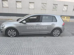 Gris / plata Usado 2016 VW Golf VII Advance Berlina | 10.900 € (Buen precio)