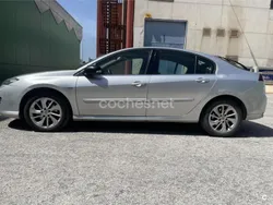 Gris / plata Usado 2014 Renault Laguna III LIMITED Berlina | 4490 € (Super precio)