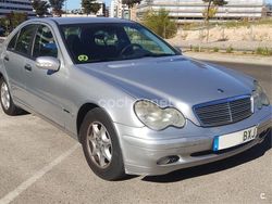 Gris / plata Usado 2002 Mercedes C180 Classic Berlina | 2000 € (Precio justo)