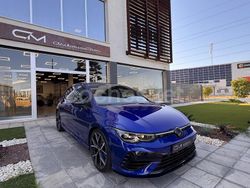 Azul Usado 2022 VW Golf VIII R Berlina | 47.990 € (Un poco caro)
