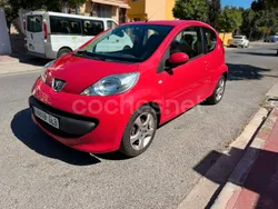 Rojo Usado 2009 Peugeot 107 Utilitario | 4599 €