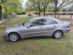 Gris / plata Usado 2005 Mercedes C220 Elegance Berlina | 4500 € (Precio justo)