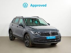 Gris delfín (metalizado) Usado 2023 VW Tiguan Life SUV | 36.900 € (Un poco caro)