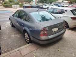 Gris / plata Usado 2003 VW Passat Comfortline Berlina | 1700 € (Precio justo)