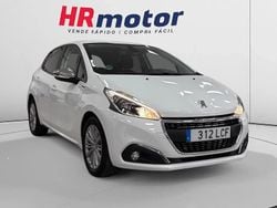 Usado 2018 Peugeot 208 Signature Sky Utilitario | 7790 € (Precio justo)