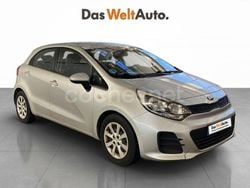 Gris / plata Usado 2015 Kia Rio Berlina | 7990 € (Precio justo)