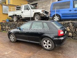Negro Usado 2001 Audi A3 Ambiente Berlina | 3400 € (Caro)