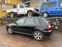 Negro Usado 2001 Audi A3 Ambiente Berlina | 4300 €