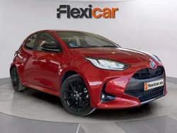 Rojo Usado 2024 Toyota Yaris Hybrid Business Edition Berlina | 21.690 € (Caro)
