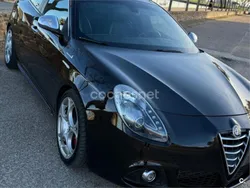 Negro Usado 2013 Alfa Romeo Giulietta Distinctive Utilitario | 9500 €