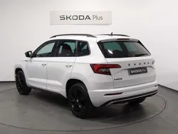 Blanco Usado 2021 Skoda Karoq SportLine SUV | 24.990 € (Un poco caro)