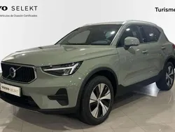 Verde Usado 2024 Volvo XC40 Core SUV | 35.900 €