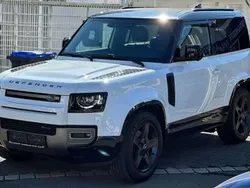Blanco Usado 2023 Land Rover Defender SE Dynamic SUV | 78.900 € (Caro)