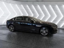 Negro Usado 2024 Jaguar XE R Berlina | 49.800 €