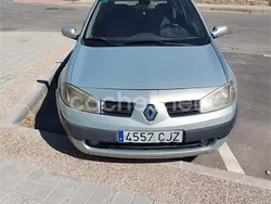 Gris / plata Usado 2004 Renault Mégane II Authentique Berlina | 2500 € (Precio justo)