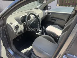 Gris / plata Usado 2003 Ford Fusion Berlina | 2800 € (Buen precio)