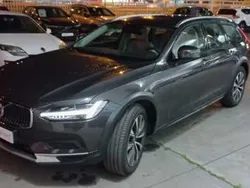 Gris Usado 2023 Volvo V90 CC Core Familiar | 49.990 € (Precio justo)