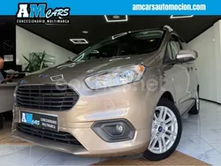 Verde Usado 2019 Ford Tourneo Courier Titanium Monovolumen | 13.990 € (Precio justo)