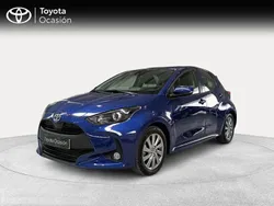 Azul Usado 2024 Toyota Yaris Hybrid Active Berlina | 21.900 € (Precio justo)