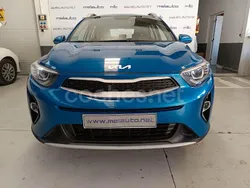 Azul Usado 2022 Kia Stonic Plus SUV | 14.800 € (Precio justo)