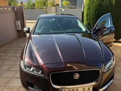 Violeta / lila Usado 2016 Jaguar XF Prestige Berlina | 22.000 €